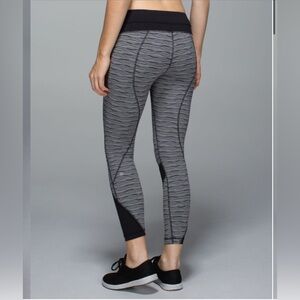 Lululemon Inspire Tight II Textured Wave Black Silver Spoon